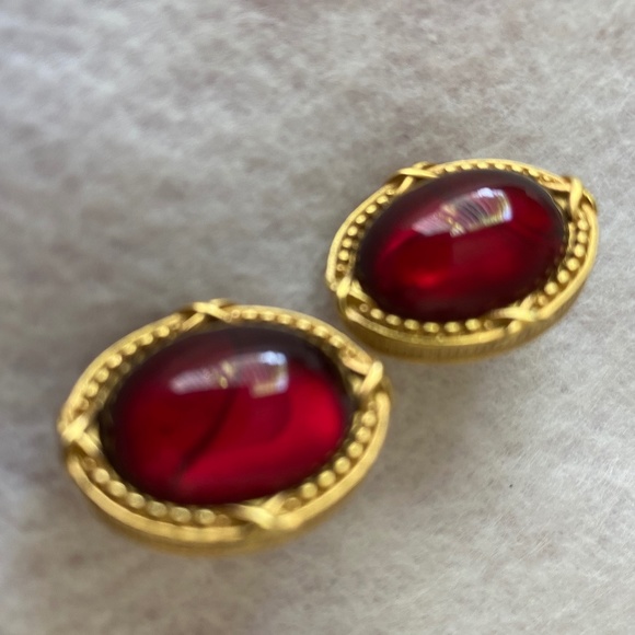 Ruby Red Glass Cabochon Vintage Earrings Oval Framed Gold Plated Vintage… - Picture 2 of 9